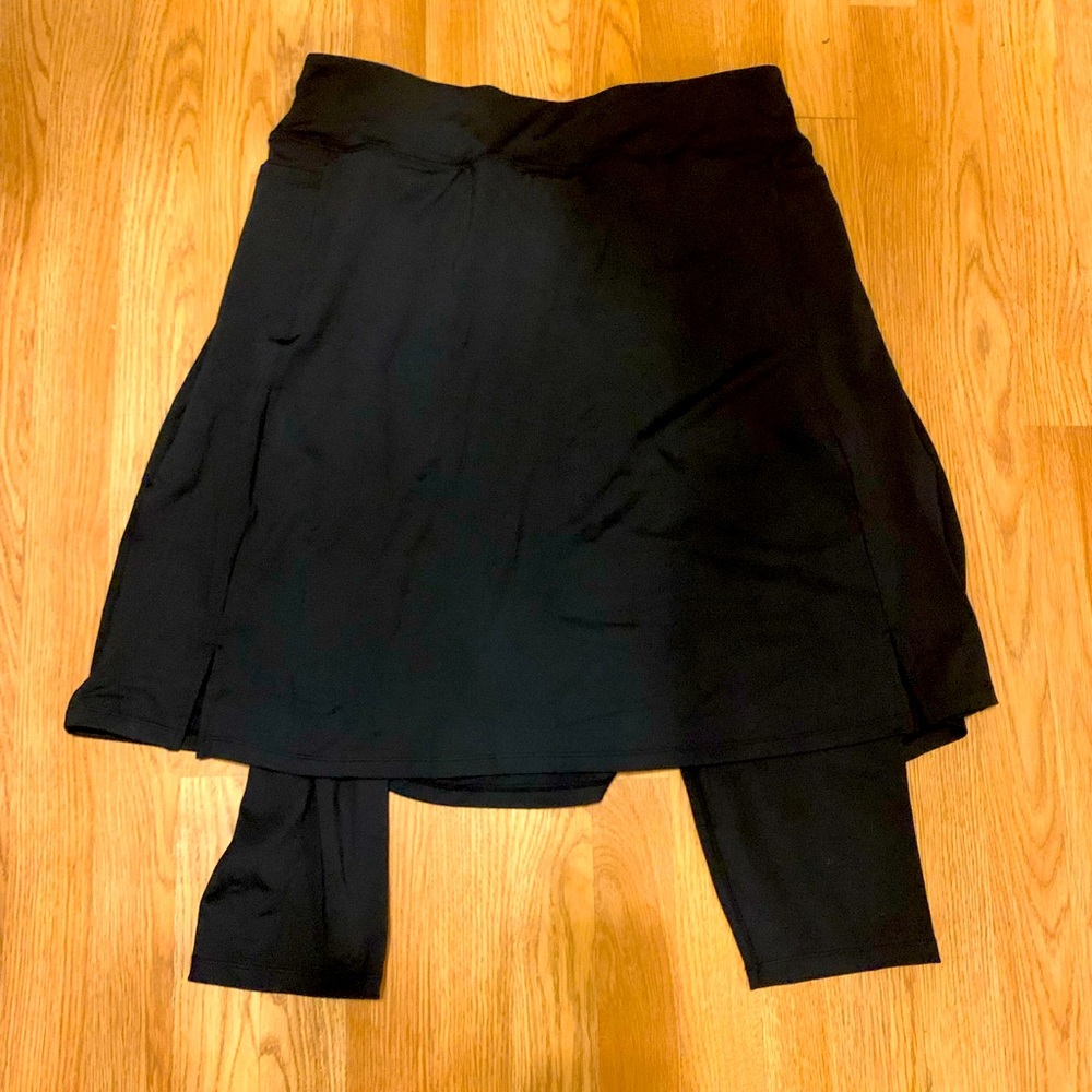 Skort/ active skirt/ with attached leggings/ workout skirt
